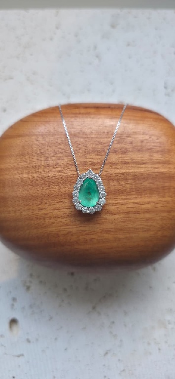 COLAR OURO BRANCO 18K ESMERALDA COLOMBIANA E BRILHANTES-1